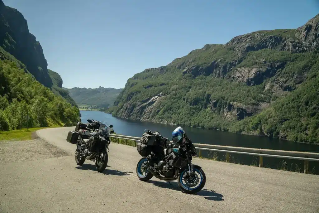 Eerste keer op motorvakantie Zo bereid je je goed voor (inclusief milieusticker)