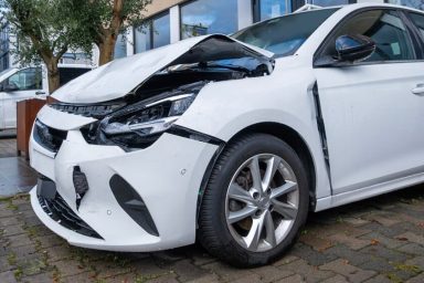Auto ongeluk buitenland